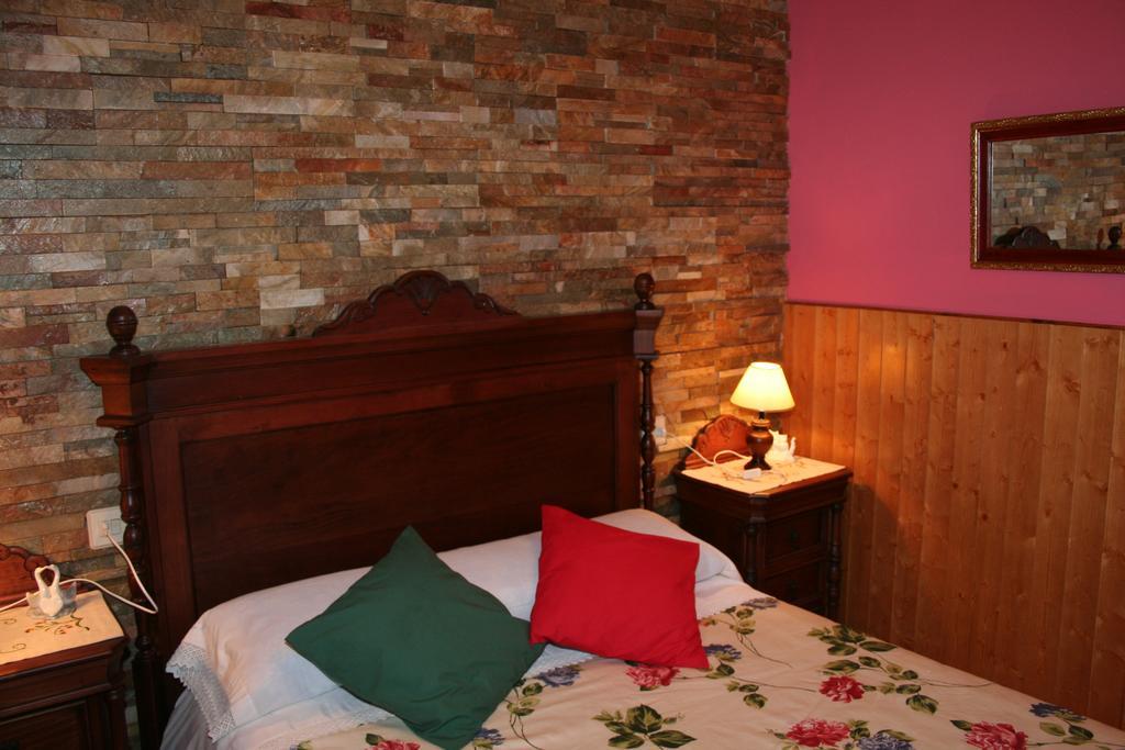 Apartamentos Rurales El Ferreiron Castropol Exteriör bild