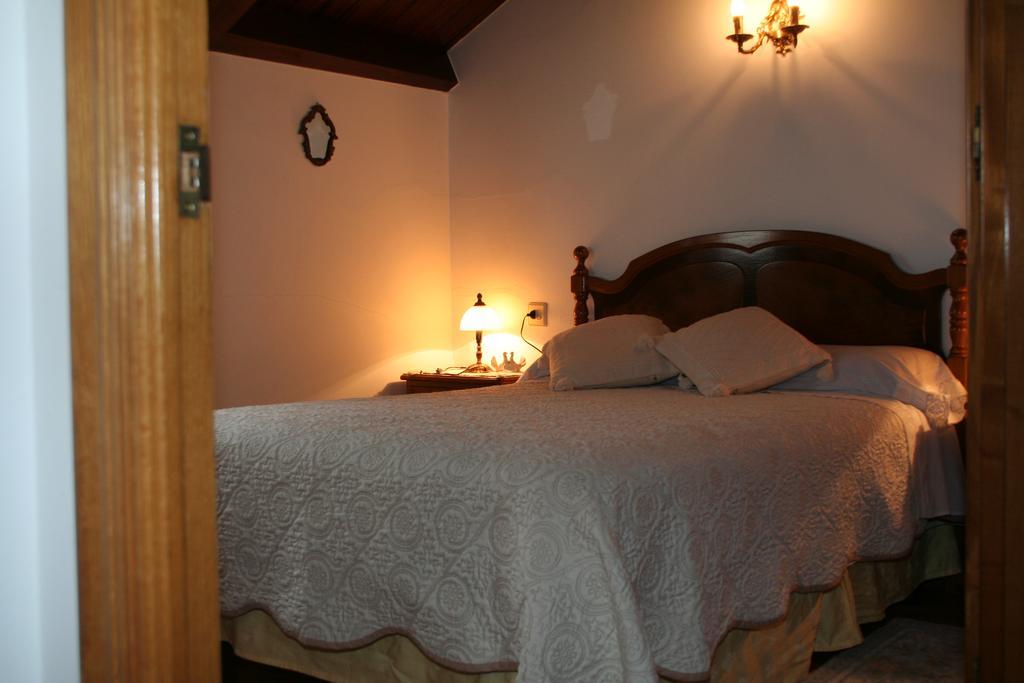 Apartamentos Rurales El Ferreiron Castropol Exteriör bild