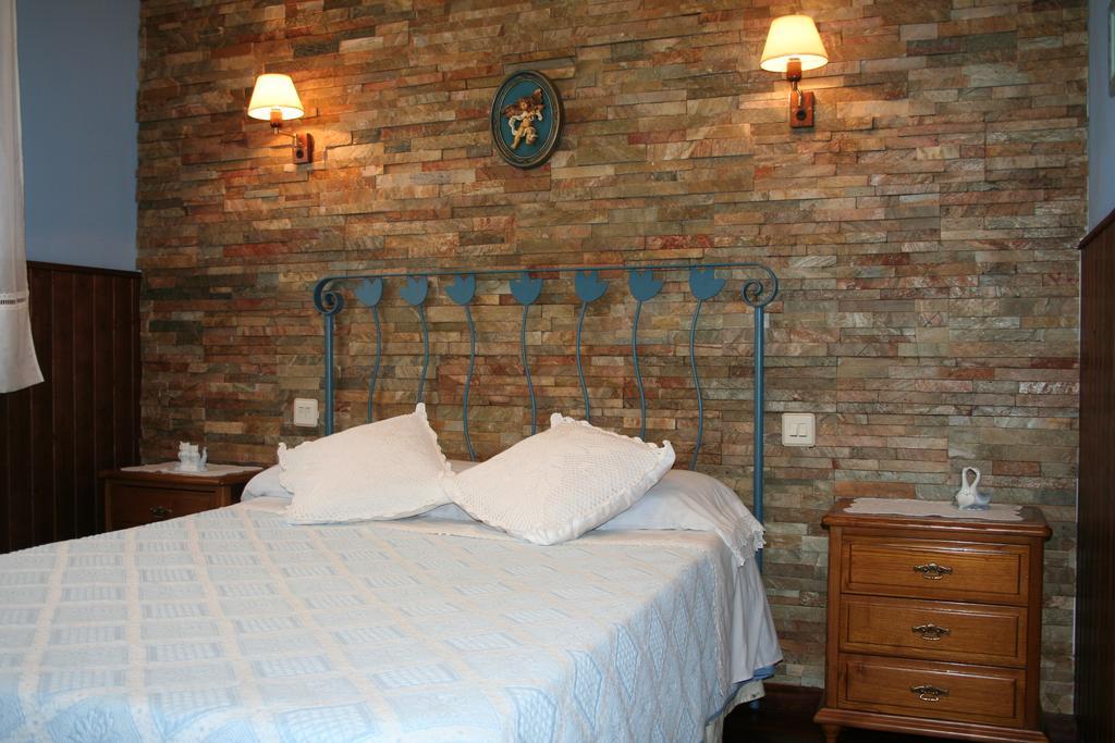 Apartamentos Rurales El Ferreiron Castropol Exteriör bild