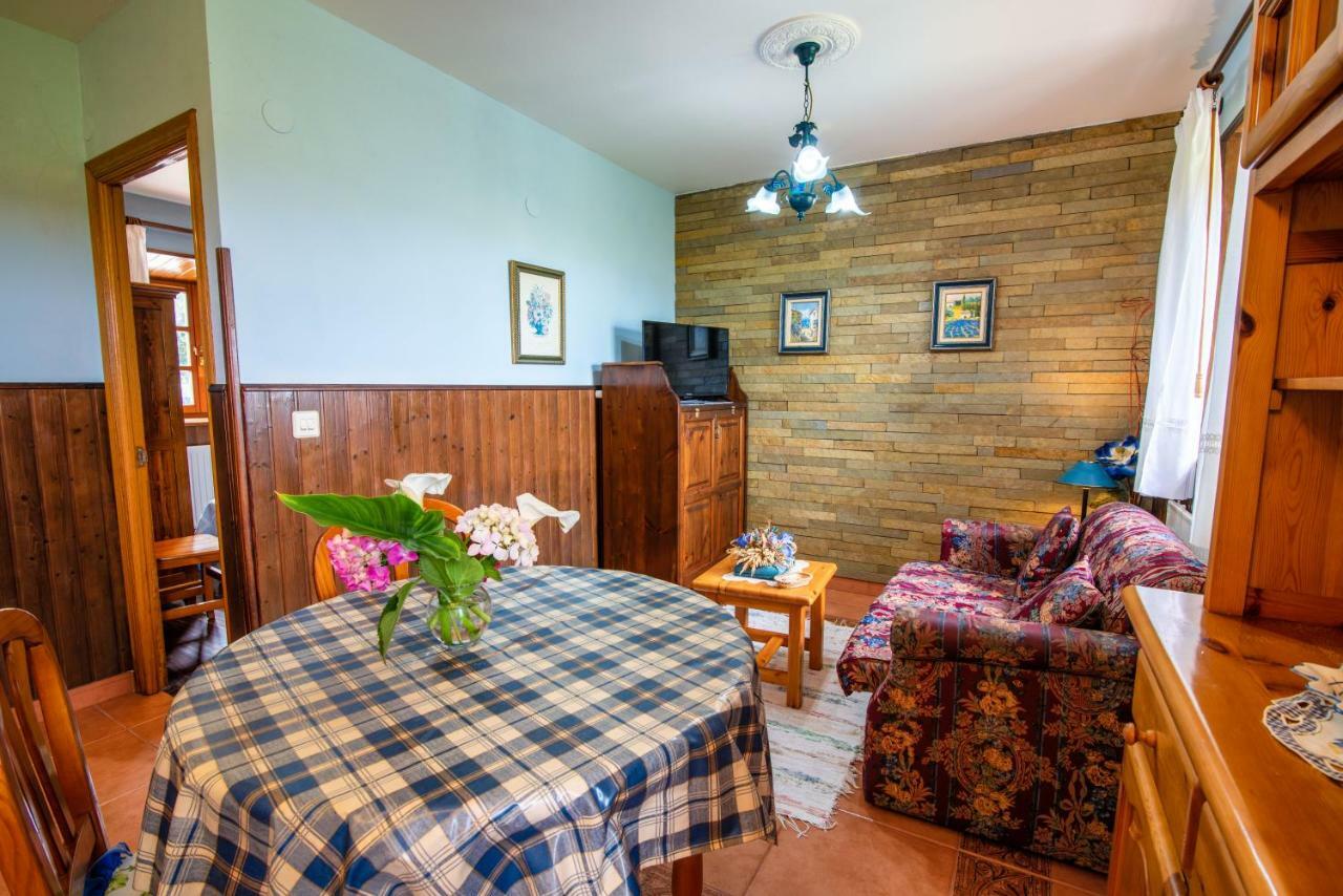 Apartamentos Rurales El Ferreiron Castropol Exteriör bild