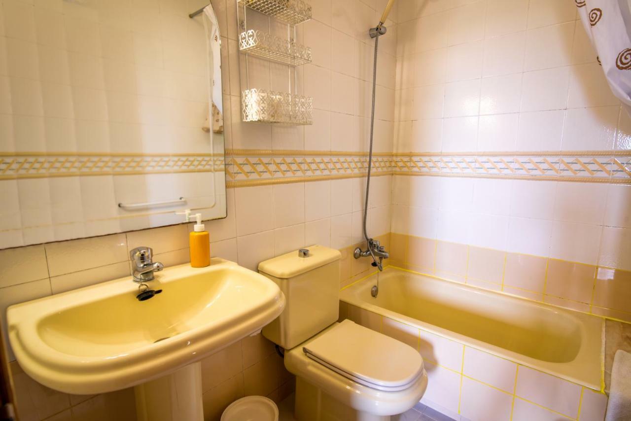 Apartamentos Rurales El Ferreiron Castropol Exteriör bild